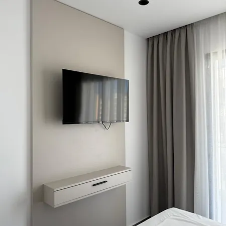 Imperial 4*